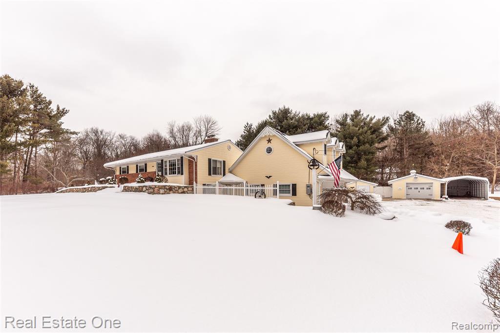 10120 Hyne Road Brighton, MI 48114 - Photo 1 of 72 Gallery Image 1