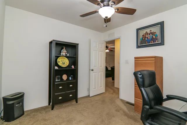 a view of a back yard