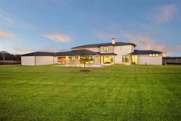 a house view with a outdoor space