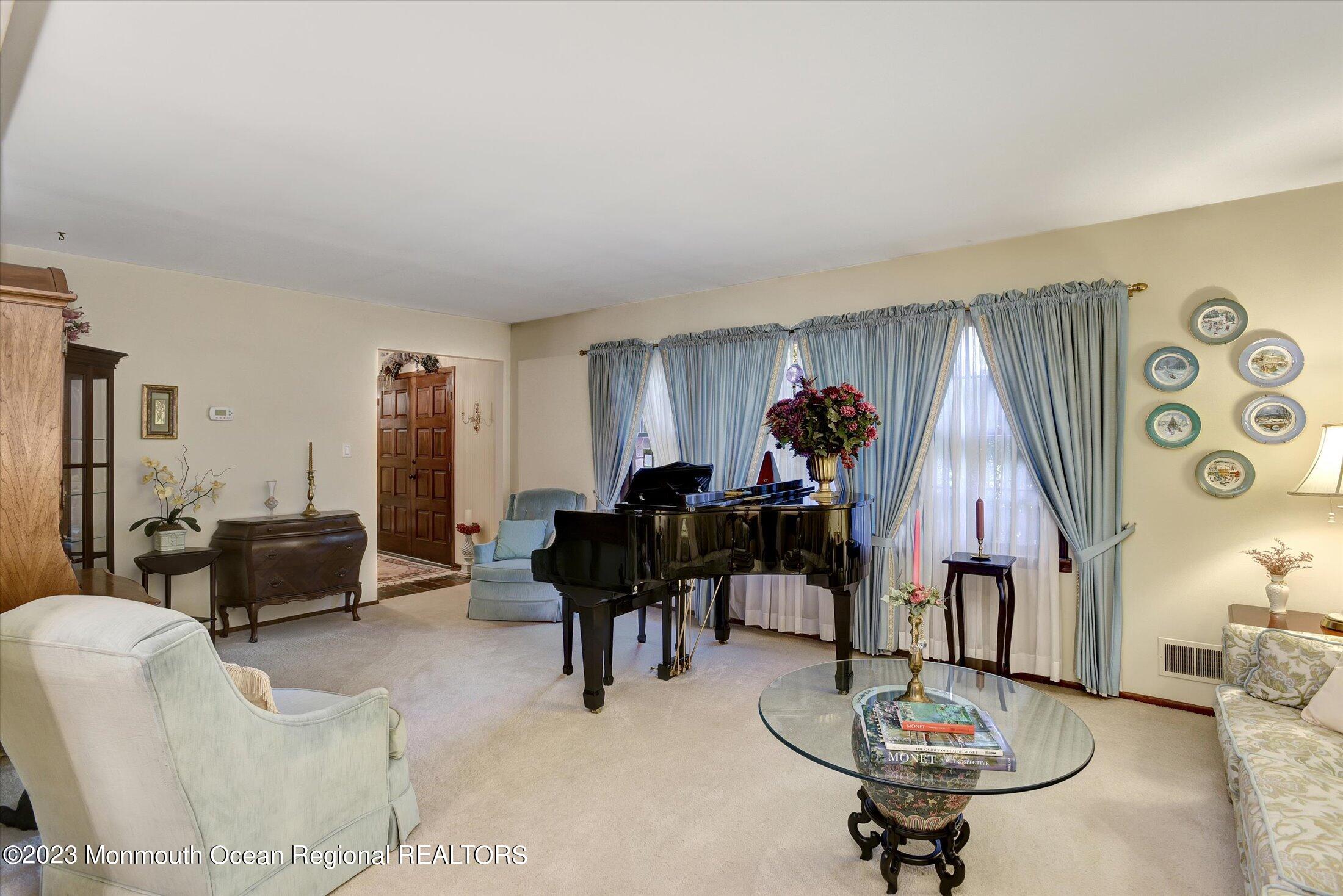 163 Marvin Road Middletown, NJ 07748 - Photo 12 of 39 11-Living Room