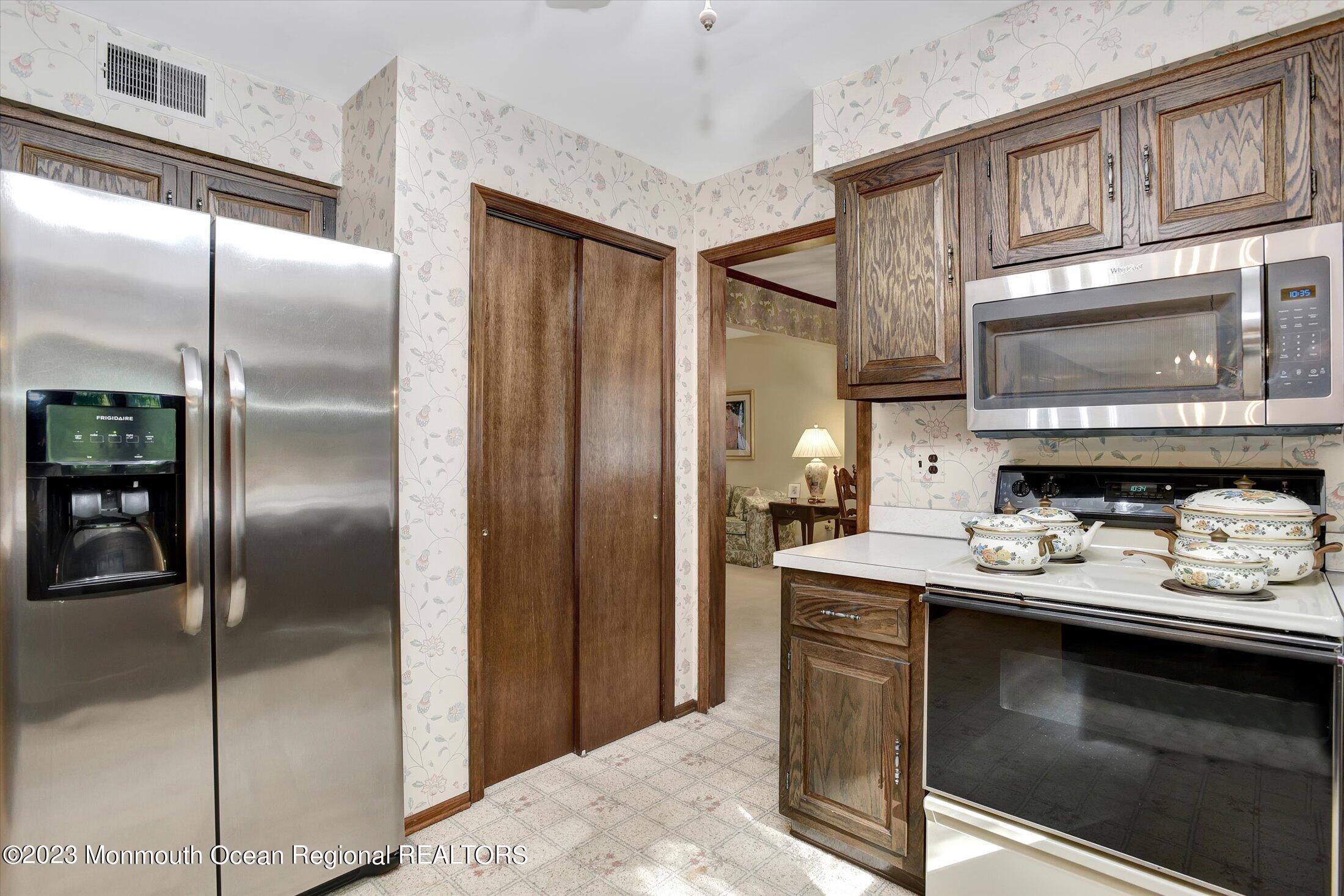 163 Marvin Road Middletown, NJ 07748 - Photo 18 of 39 17-Kitchen