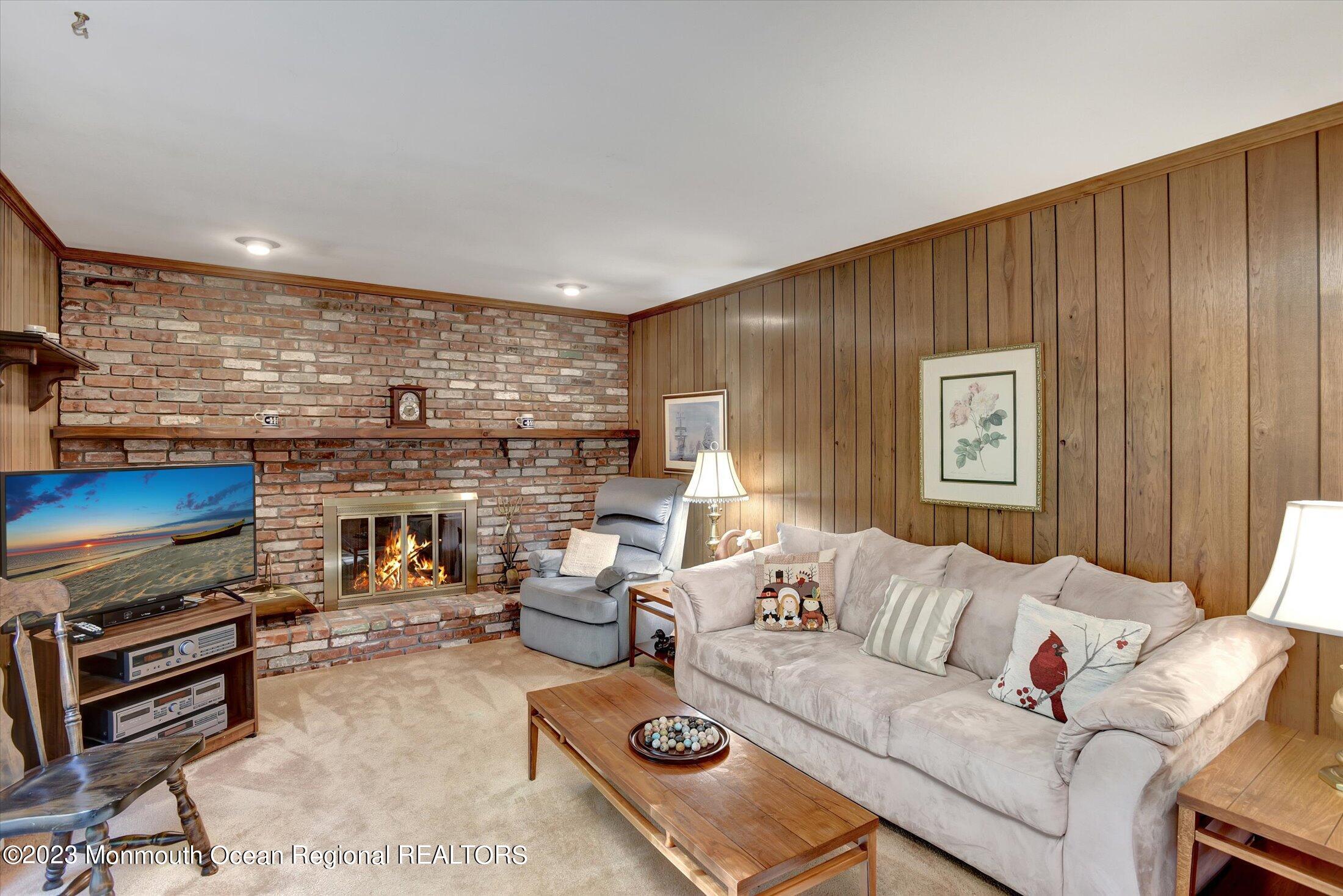 163 Marvin Road Middletown, NJ 07748 - Photo 25 of 39 24-Family Room