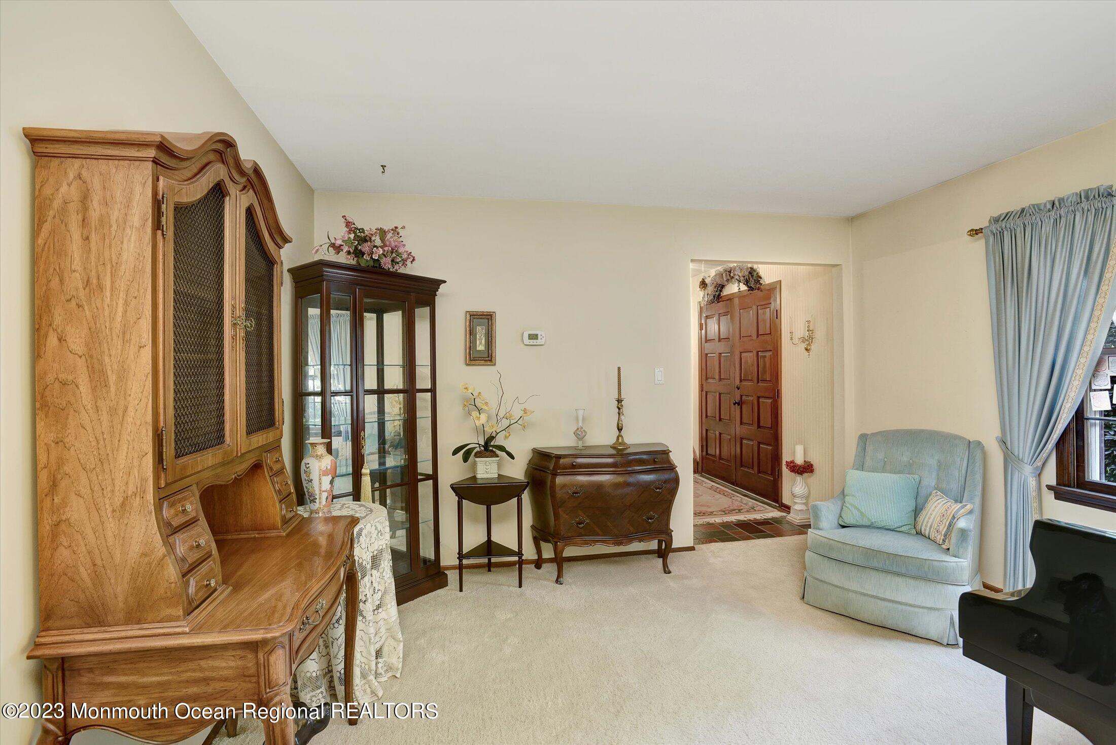 163 Marvin Road Middletown, NJ 07748 - Photo 10 of 39 09-Living Room