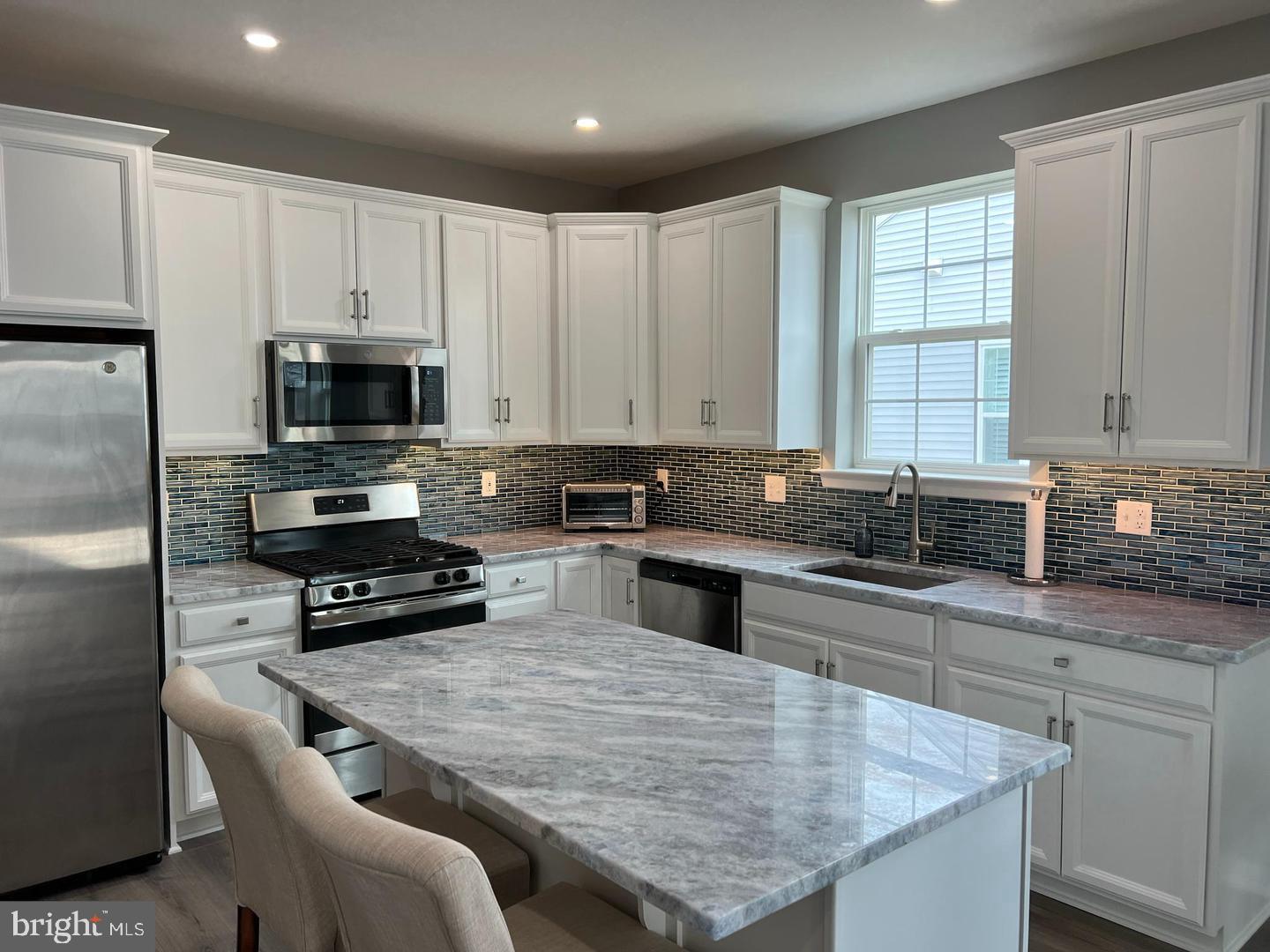 17 Nature Way Mount Holly, NJ 08060 - Photo 4 of 20 Granite tops