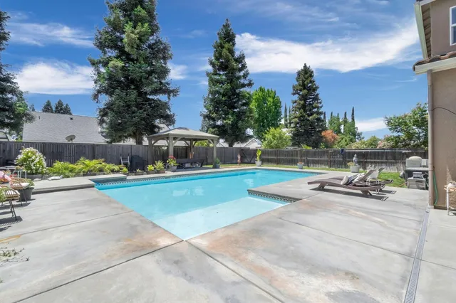 $825,000 | 2076 Chennault Avenue, Clovis, CA 93611