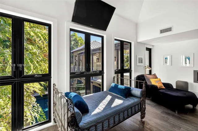 $4,995,000 | 1680 Onaway Drive, Coconut Grove, FL 33133