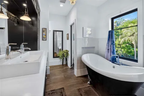 $4,995,000 | 1680 Onaway Drive, Coconut Grove, FL 33133