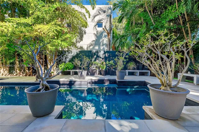 $4,995,000 | 1680 Onaway Drive, Coconut Grove, FL 33133