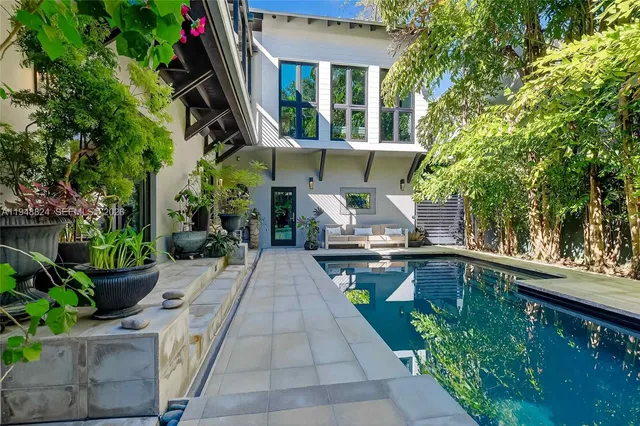 $4,995,000 | 1680 Onaway Drive, Coconut Grove, FL 33133