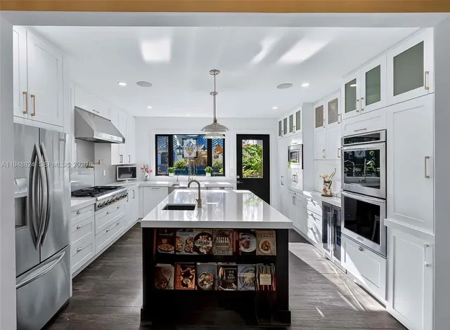 $4,995,000 | 1680 Onaway Drive, Coconut Grove, FL 33133