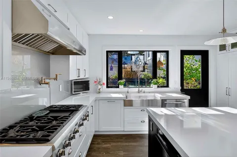 $4,475,000 | 1680 Onaway Drive, Coconut Grove, FL 33133