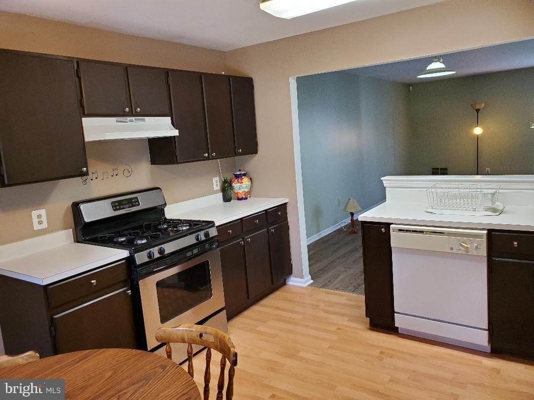 738 Rutland Court Sewell, NJ 08080 - Photo 2 of 17 Kitchen