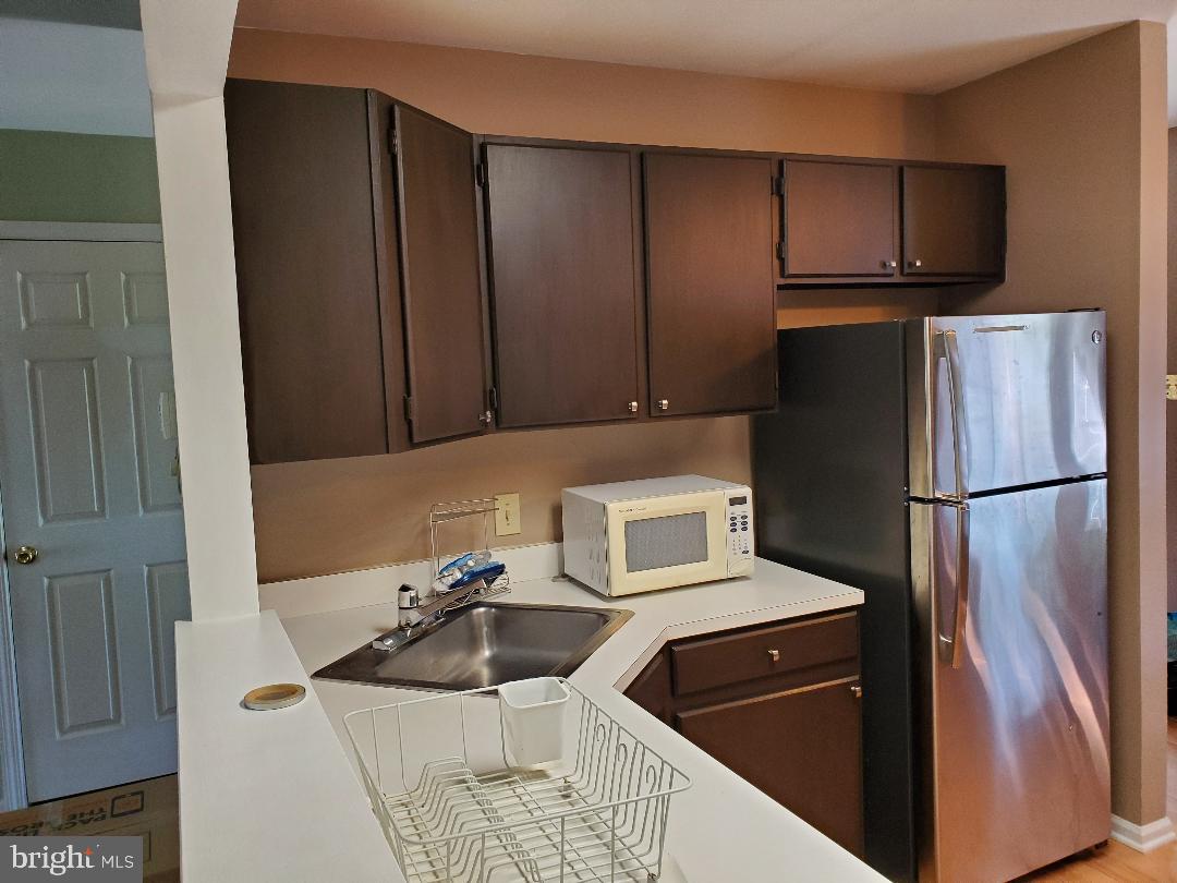 738 Rutland Court Sewell, NJ 08080 - Photo 4 of 17 Kitchen