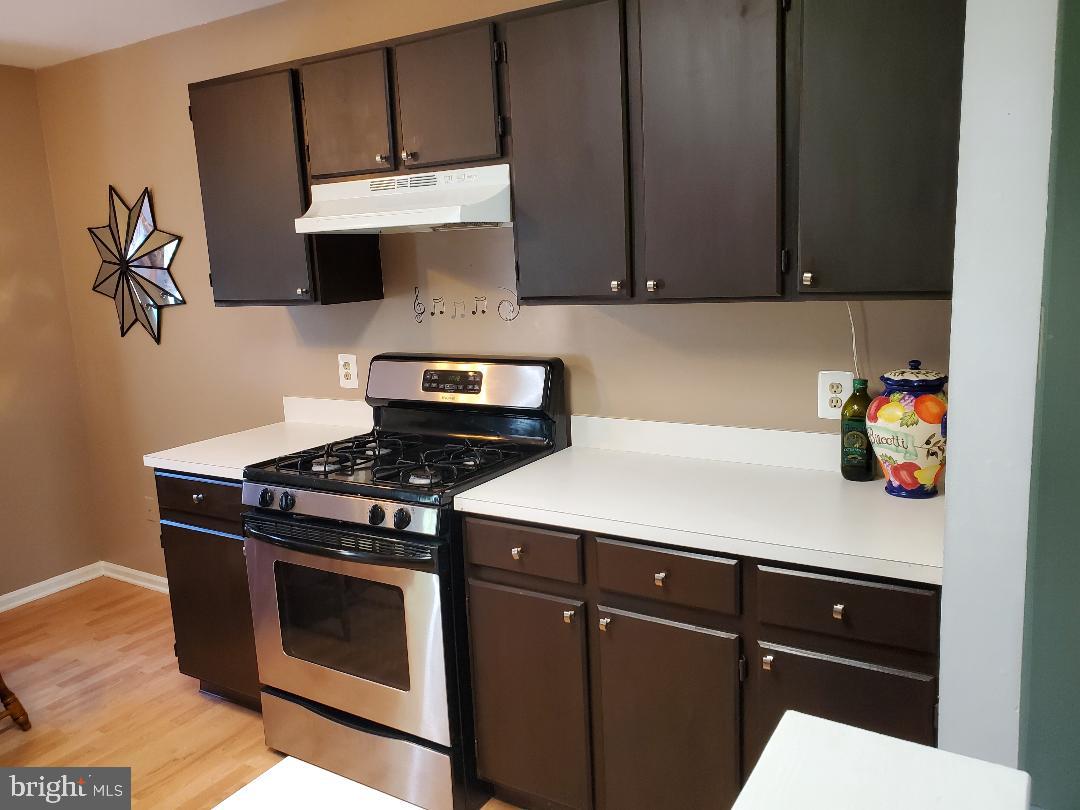 738 Rutland Court Sewell, NJ 08080 - Photo 5 of 17 Kitchen