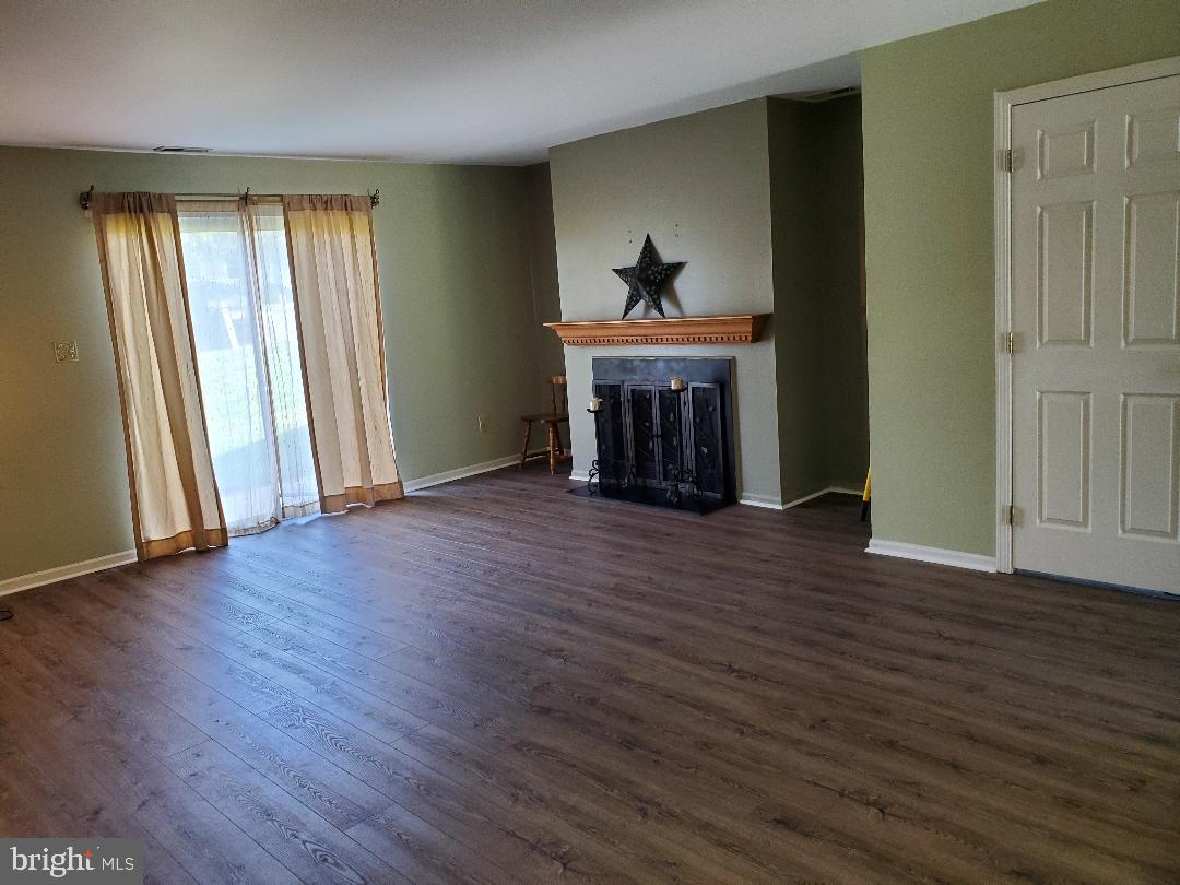 738 Rutland Court Sewell, NJ 08080 - Photo 6 of 17 Family Room