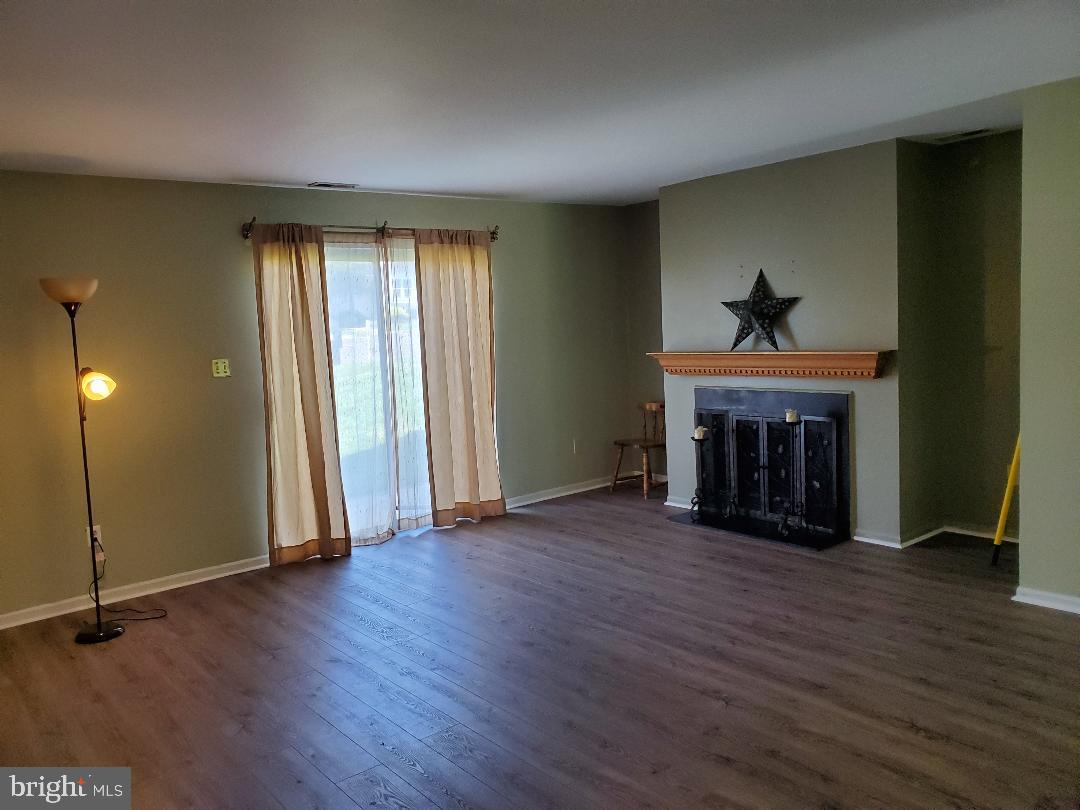 738 Rutland Court Sewell, NJ 08080 - Photo 7 of 17 Family room