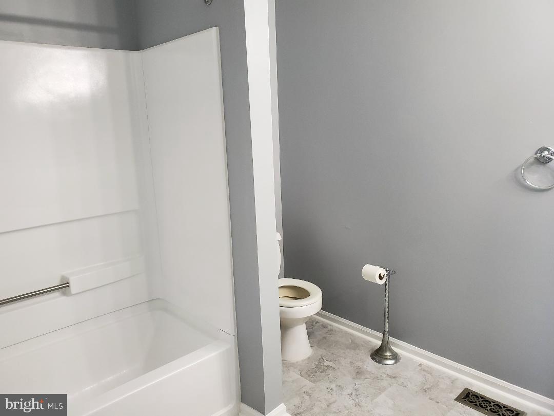 738 Rutland Court Sewell, NJ 08080 - Photo 9 of 17 Second Floor Full Bath