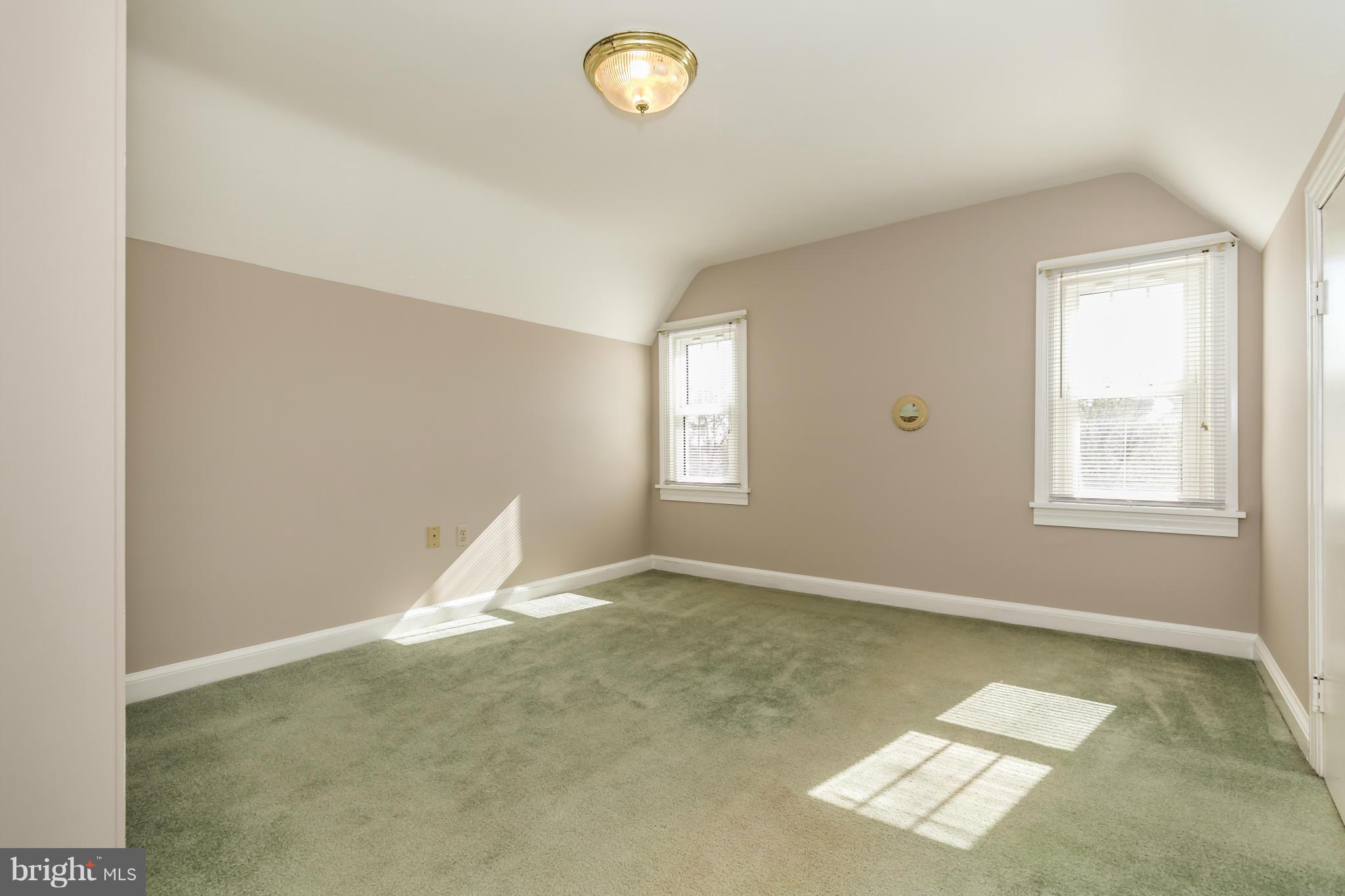 20935 Potomac View Road Sterling, VA 20165 - Photo 24 of 30 an empty room with windows