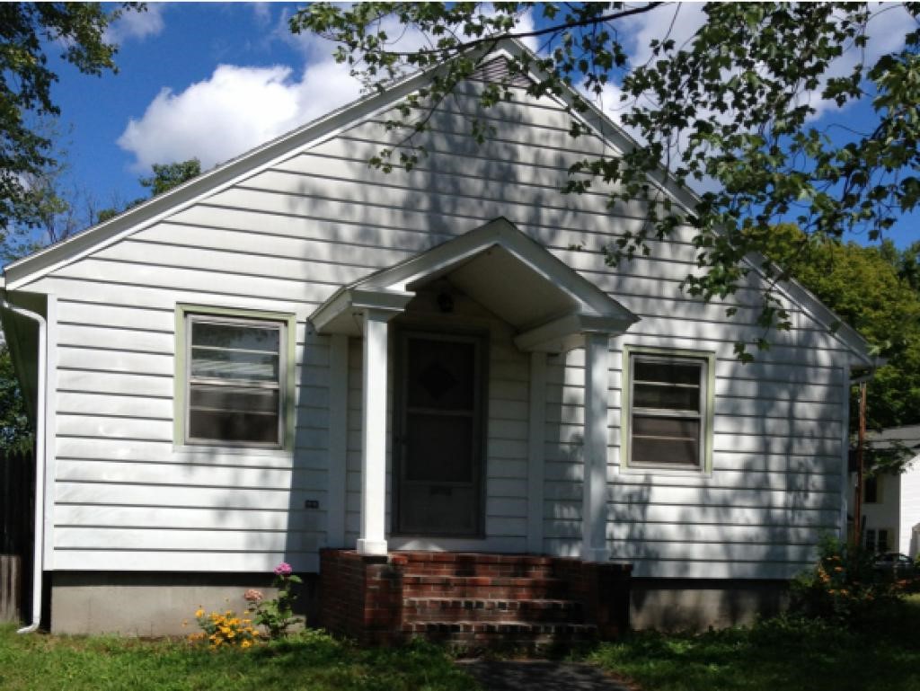 26 Robin Hill Road Manchester, NH 03104 - Photo 1 of 11