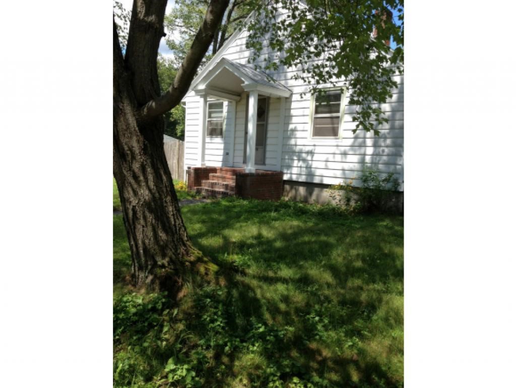 26 Robin Hill Road Manchester, NH 03104 - Photo 3 of 11