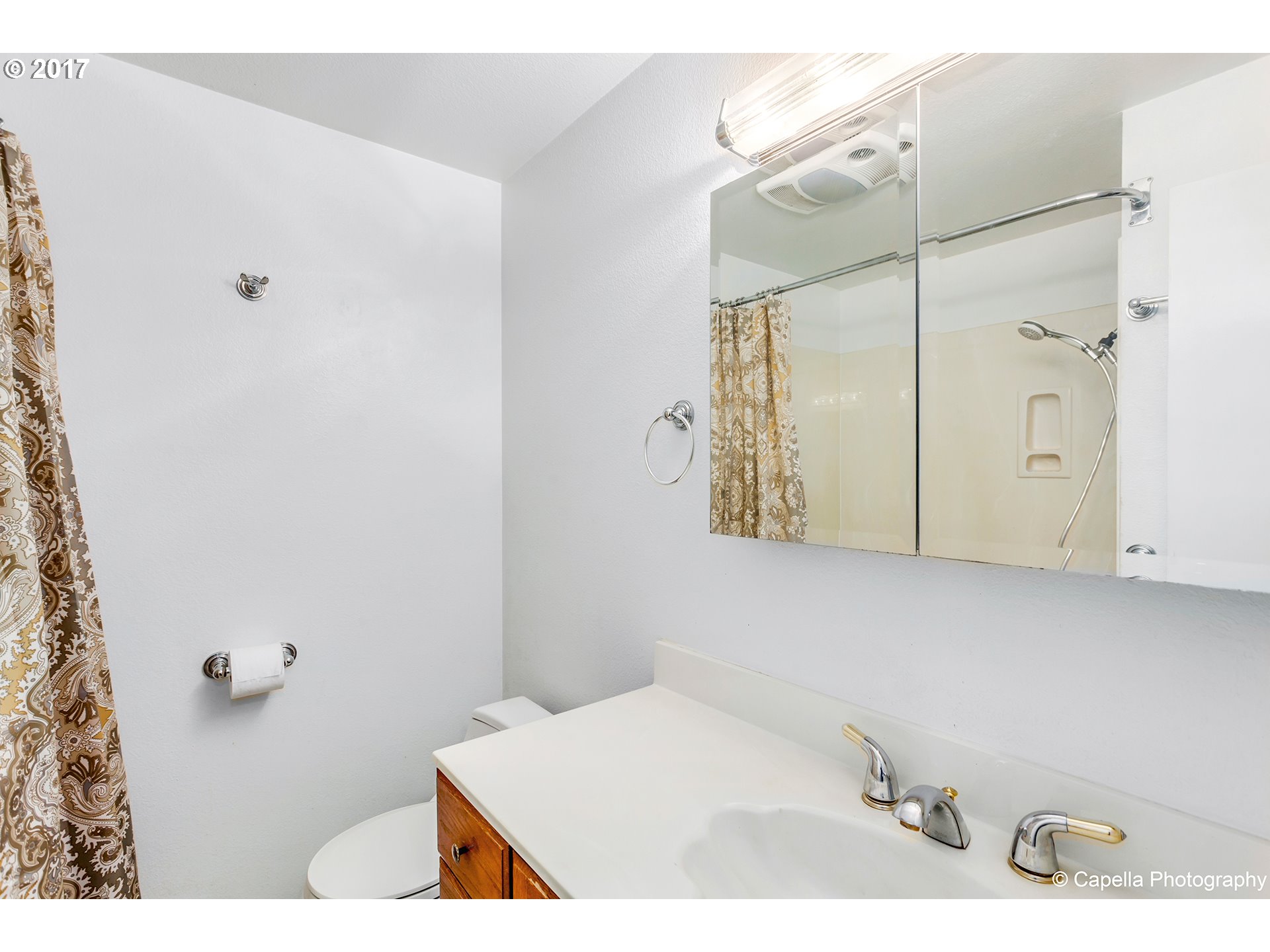 12614 Northwest Barnes Road, Unit 3 Portland, OR 97229 - Photo 12 of 24 Bathroom