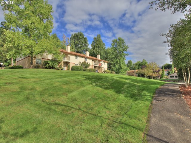 12614 Northwest Barnes Road, Unit 3 Portland, OR 97229 - Photo 18 of 24 Gallery Image 18