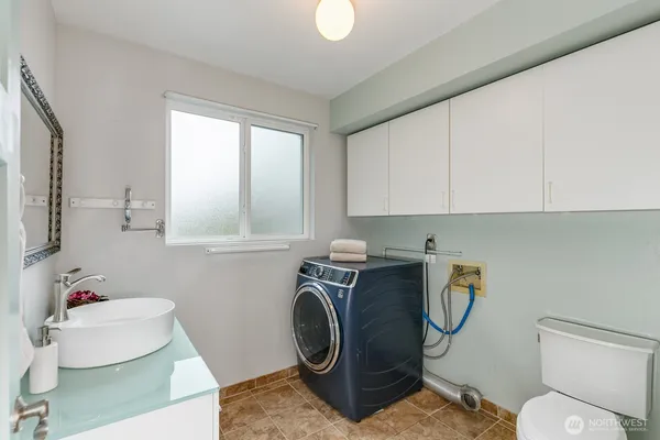 $989,000 | 8712 53rd Place West, Mukilteo, WA 98275