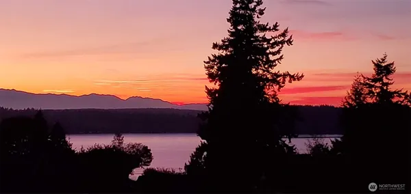 $989,000 | 8712 53rd Place West, Mukilteo, WA 98275