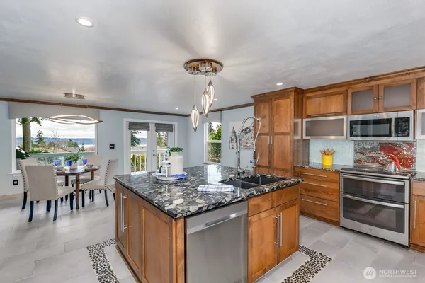 $989,000 | 8712 53rd Place West, Mukilteo, WA 98275