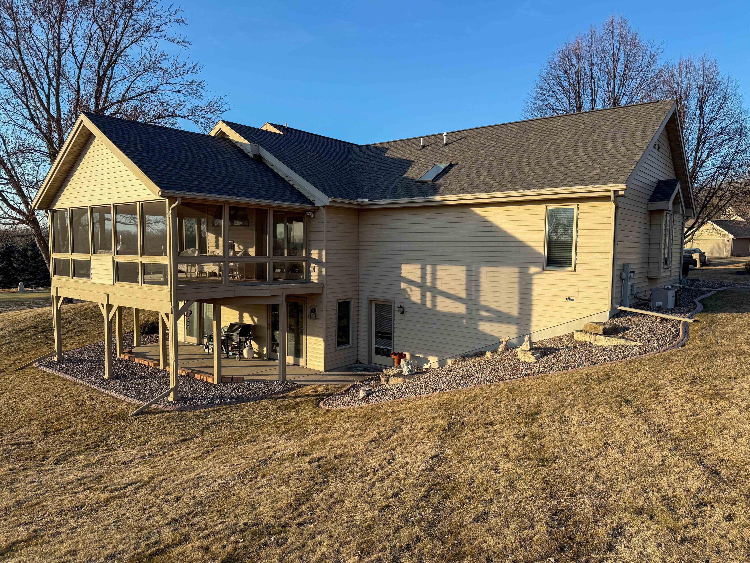 18 Ridgewood Court Fond du Lac, WI 54937 - Photo 2 of 28 18 Ridgewood Ct-16