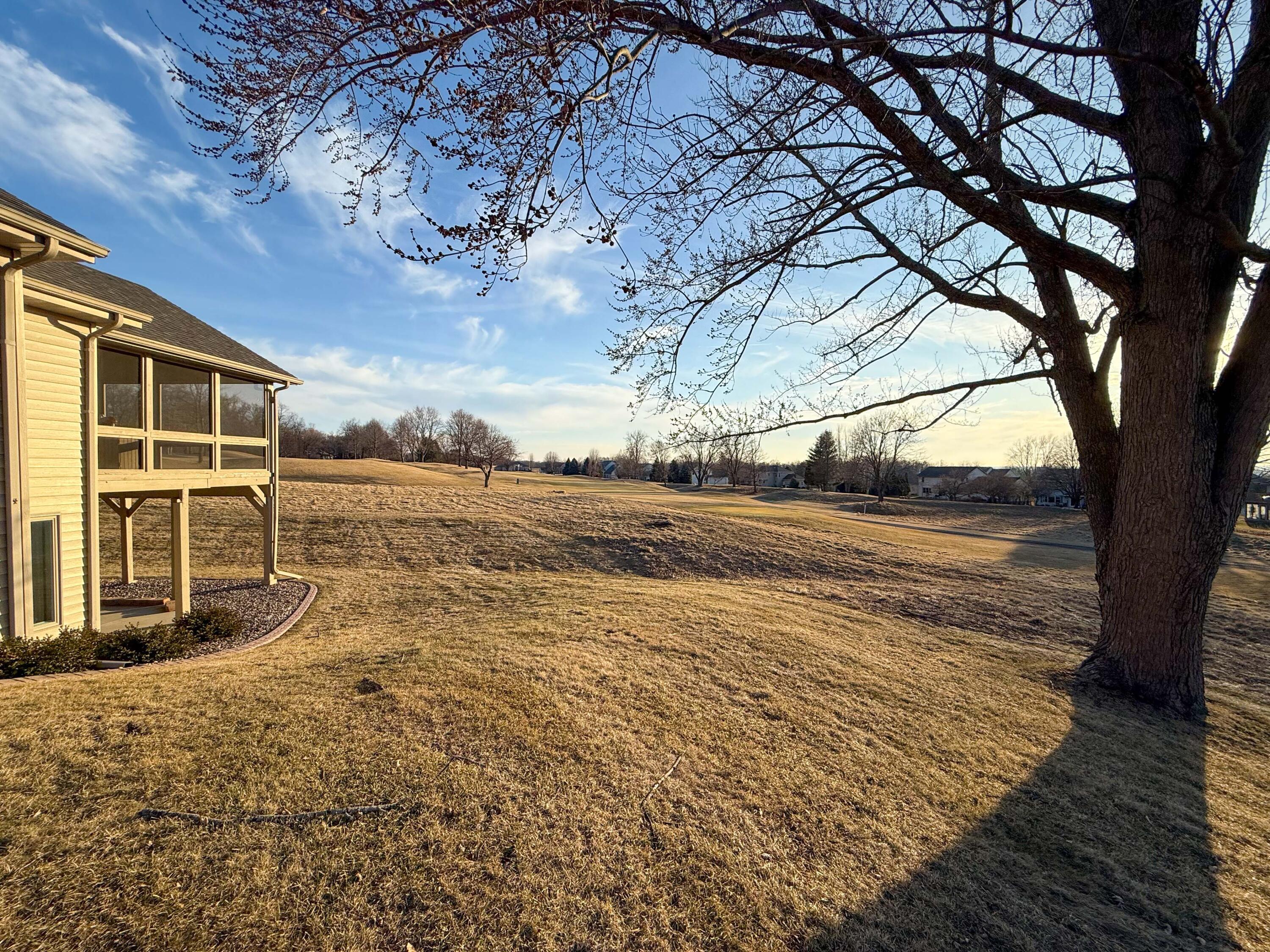 18 Ridgewood Court Fond du Lac, WI 54937 - Photo 3 of 28 18 Ridgewood Ct-22