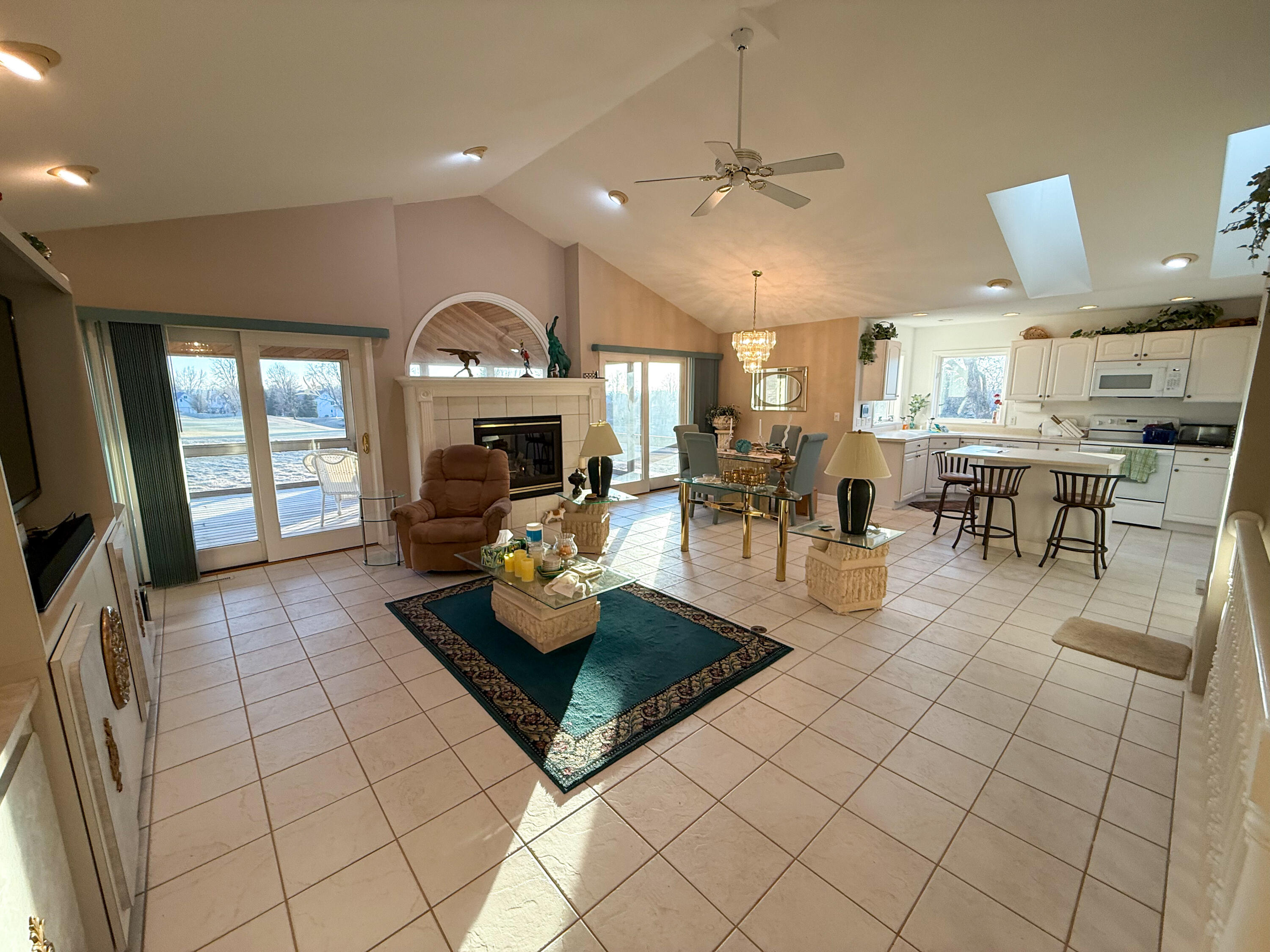 18 Ridgewood Court Fond du Lac, WI 54937 - Photo 5 of 28 18 Ridgewood Ct-38