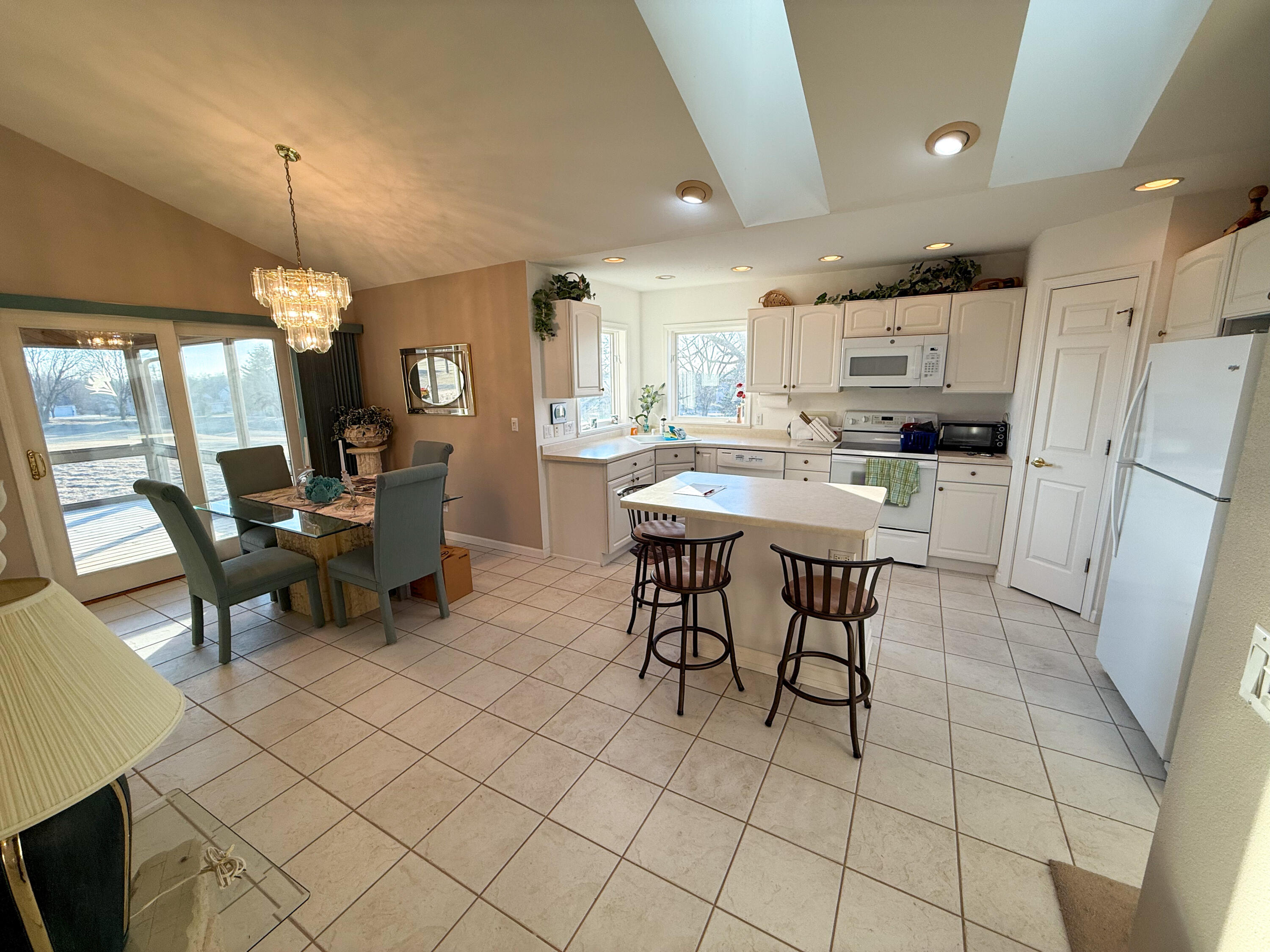 18 Ridgewood Court Fond du Lac, WI 54937 - Photo 7 of 28 18 Ridgewood Ct-41