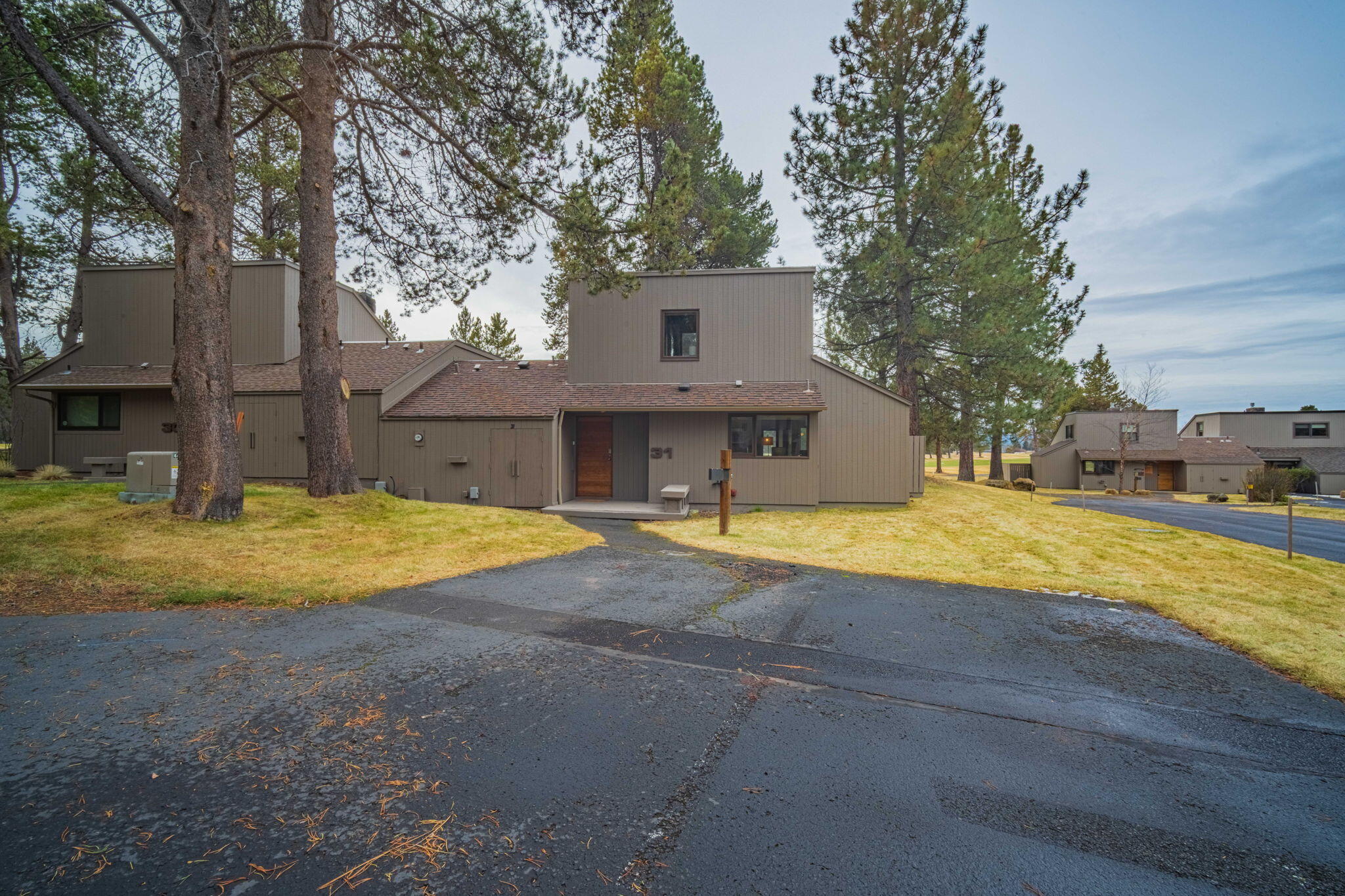 57231 Island Road, Unit 31 Sunriver, OR 97707 - Photo 3 of 32 2-web-or-mls-31 Meadow House-02 - Copy