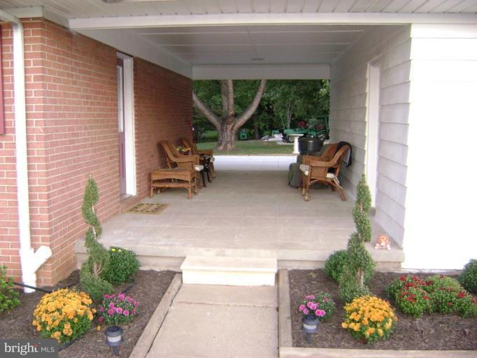 7337 Pindell School Road Fulton, MD 20759 - Photo 8 of 9 Breezeway/porch
