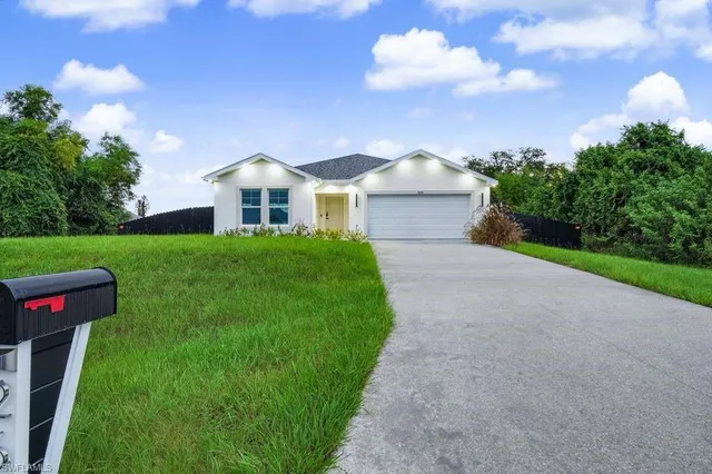 $3,500 | 2620 Northeast 5th Avenue, Cape Coral, FL 33909