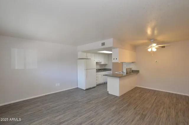 $899 | 3004 East Waltann Lane, Unit 7, Phoenix, AZ 85032