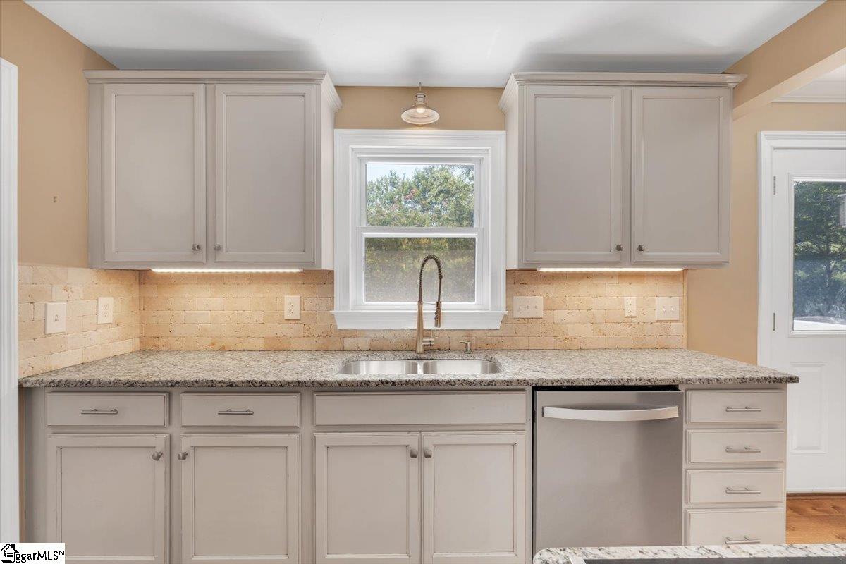 527 Mahaffey Drive Greer, SC 29651 - Photo 12 of 32