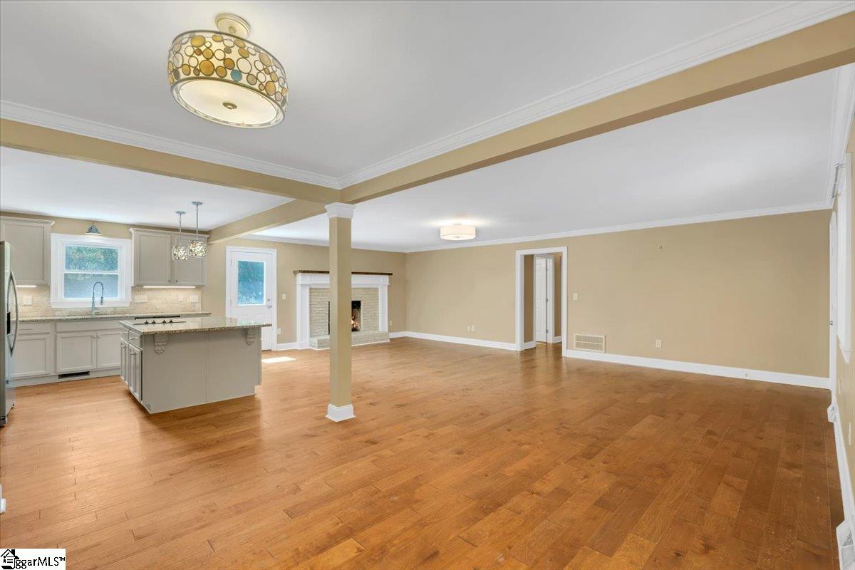 527 Mahaffey Drive Greer, SC 29651 - Photo 4 of 32