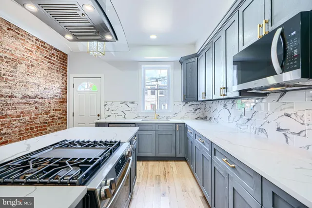 $299,900 | 825 North Montford Avenue, Baltimore, MD 21205