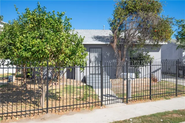 a view of outdoor space