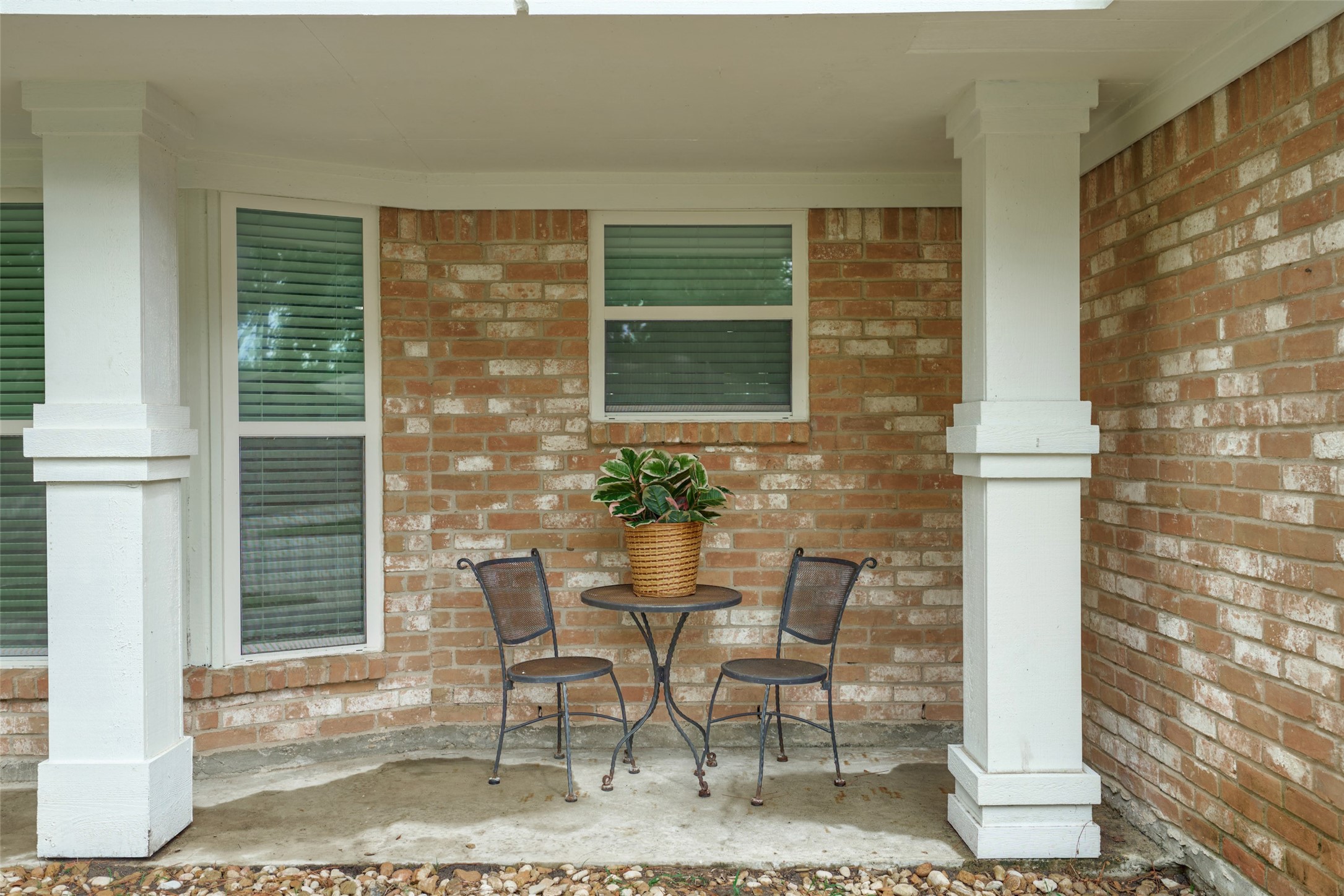 2115 Wickburn Drive Spring, TX 77386 - Photo 4 of 42 Gallery Image 4