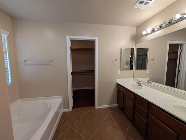$2,250 | 1094 West Jamaica Hope Way, San Tan Valley, AZ 85143