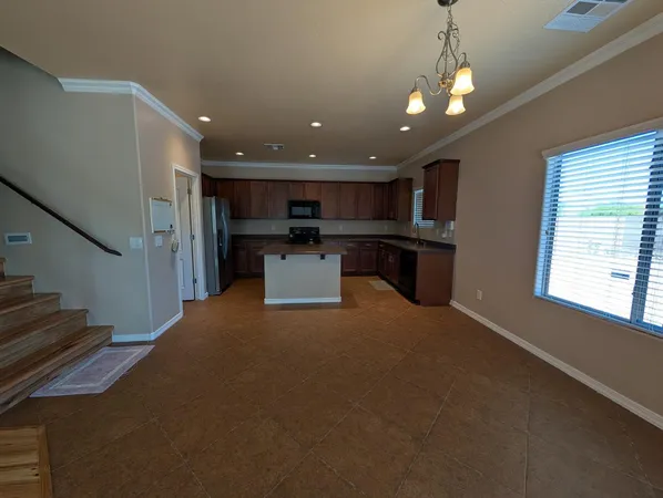 $2,250 | 1094 West Jamaica Hope Way, San Tan Valley, AZ 85143