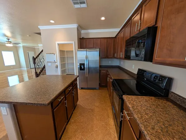 $2,250 | 1094 West Jamaica Hope Way, San Tan Valley, AZ 85143