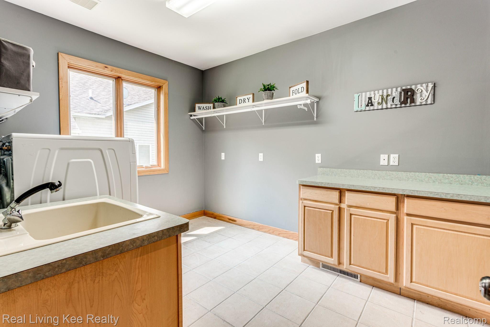3017 Riverside Drive Port Huron, MI 48060 - Photo 23 of 70 3017 Riverside Dr (28 of 81).jpg