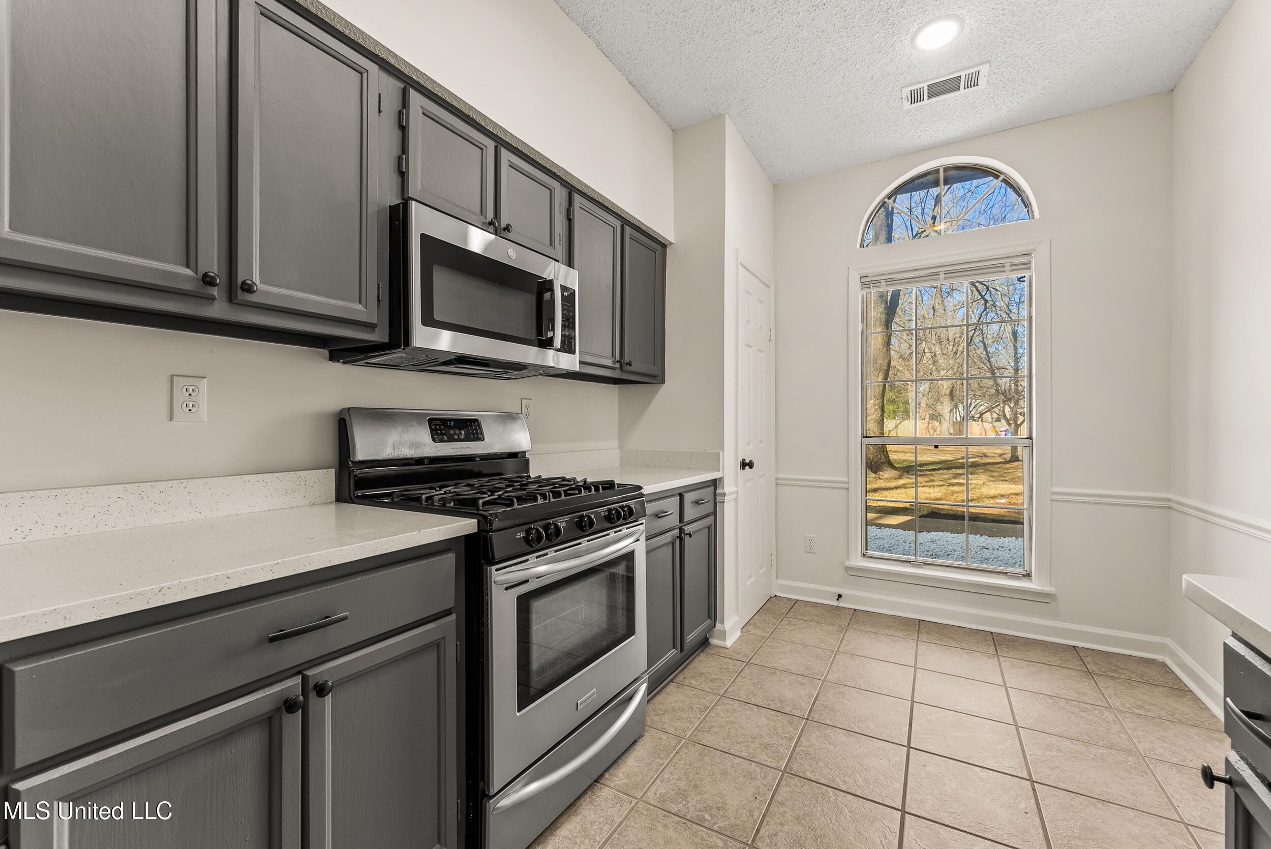 7235 Cedardale Road Olive Branch, MS 38654 - Photo 15 of 24 7235 cedardale rd-interior-08