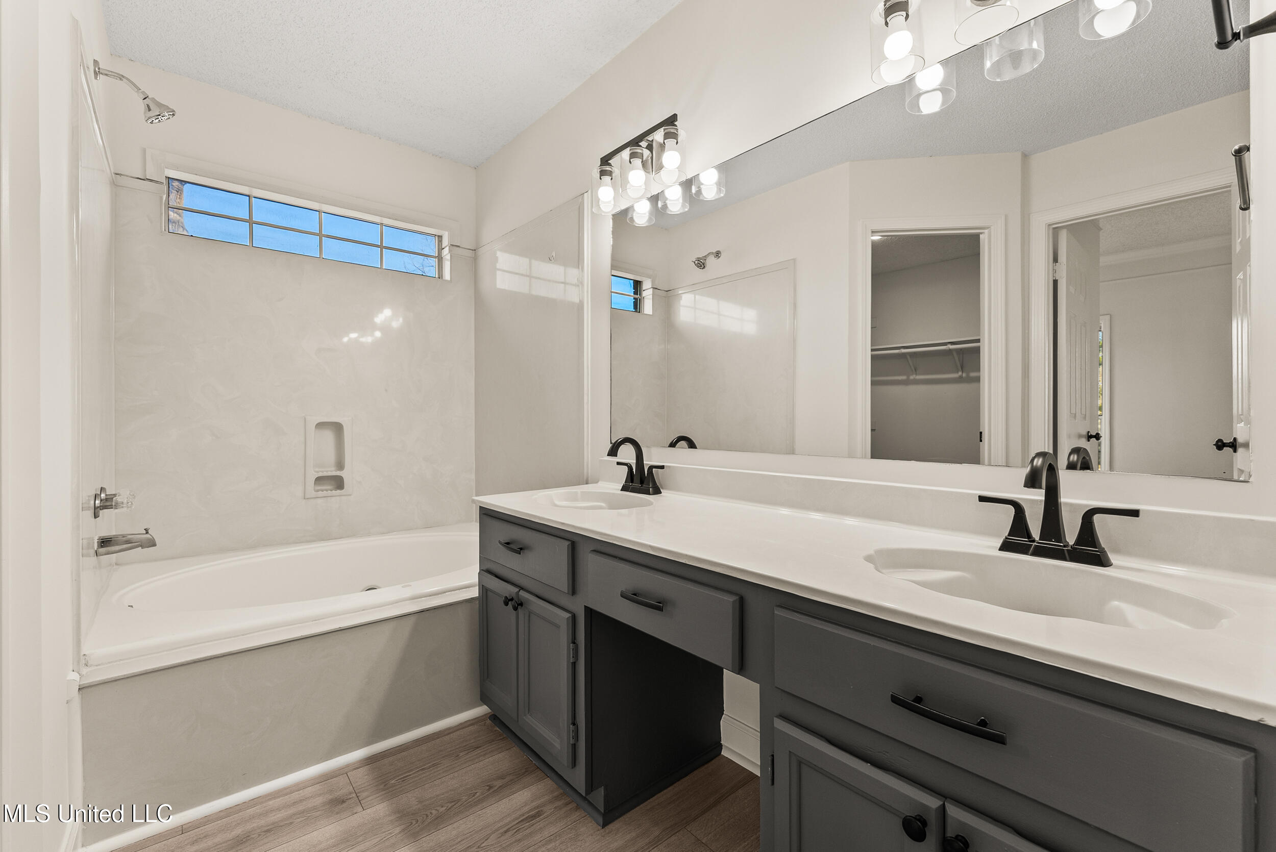 7235 Cedardale Road Olive Branch, MS 38654 - Photo 20 of 24 7235 cedardale rd-interior-12