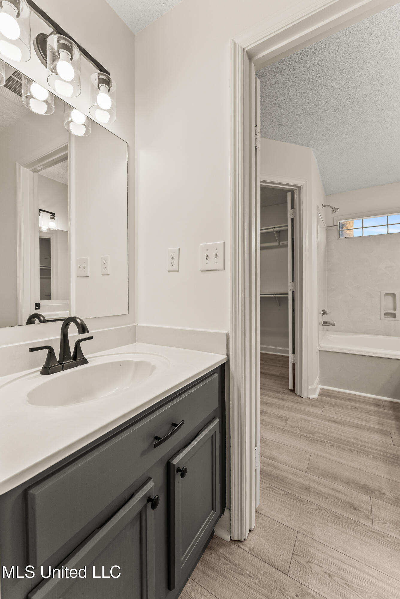 7235 Cedardale Road Olive Branch, MS 38654 - Photo 21 of 24 7235 cedardale rd-interior-13