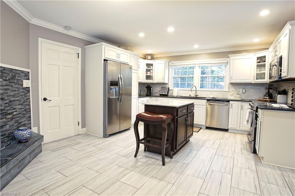 1410 Fernwood Drive High Point, NC 27262 - Photo 11 of 28